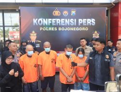 Polres Bojonegoro Bekuk 4 Tersangka Pengedar Uang Palsu